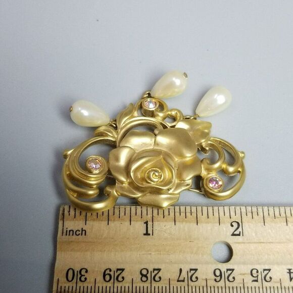 Vintage Avon Gold Tone Rose Brooch with Faux Pearls and AB Rhinestones, Estate - Picture 5 of 7